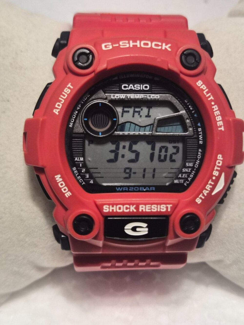 Casio G Shock nearly NWOT condition digital